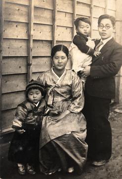 Joungwon Kim Family photo