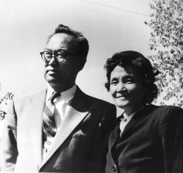 Photo of Hyung Lin Kim and wife